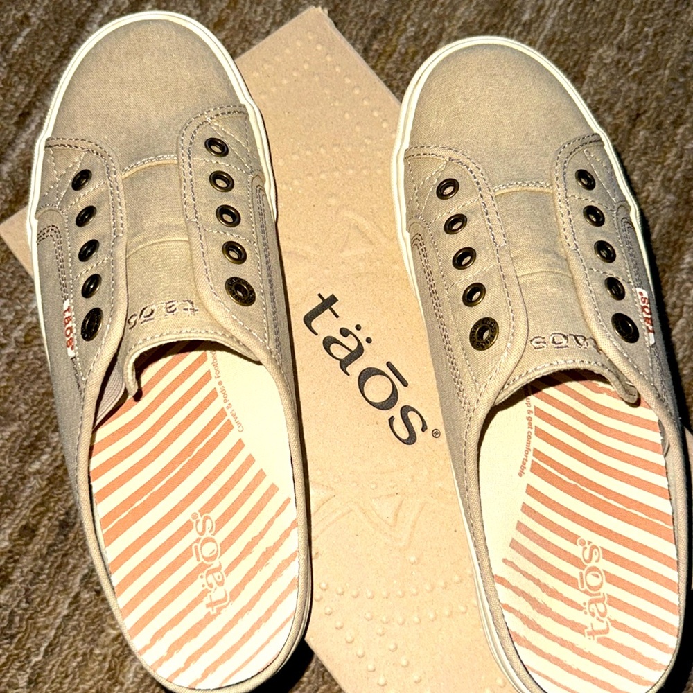 Taos Footwear Gray Women's Sneakers